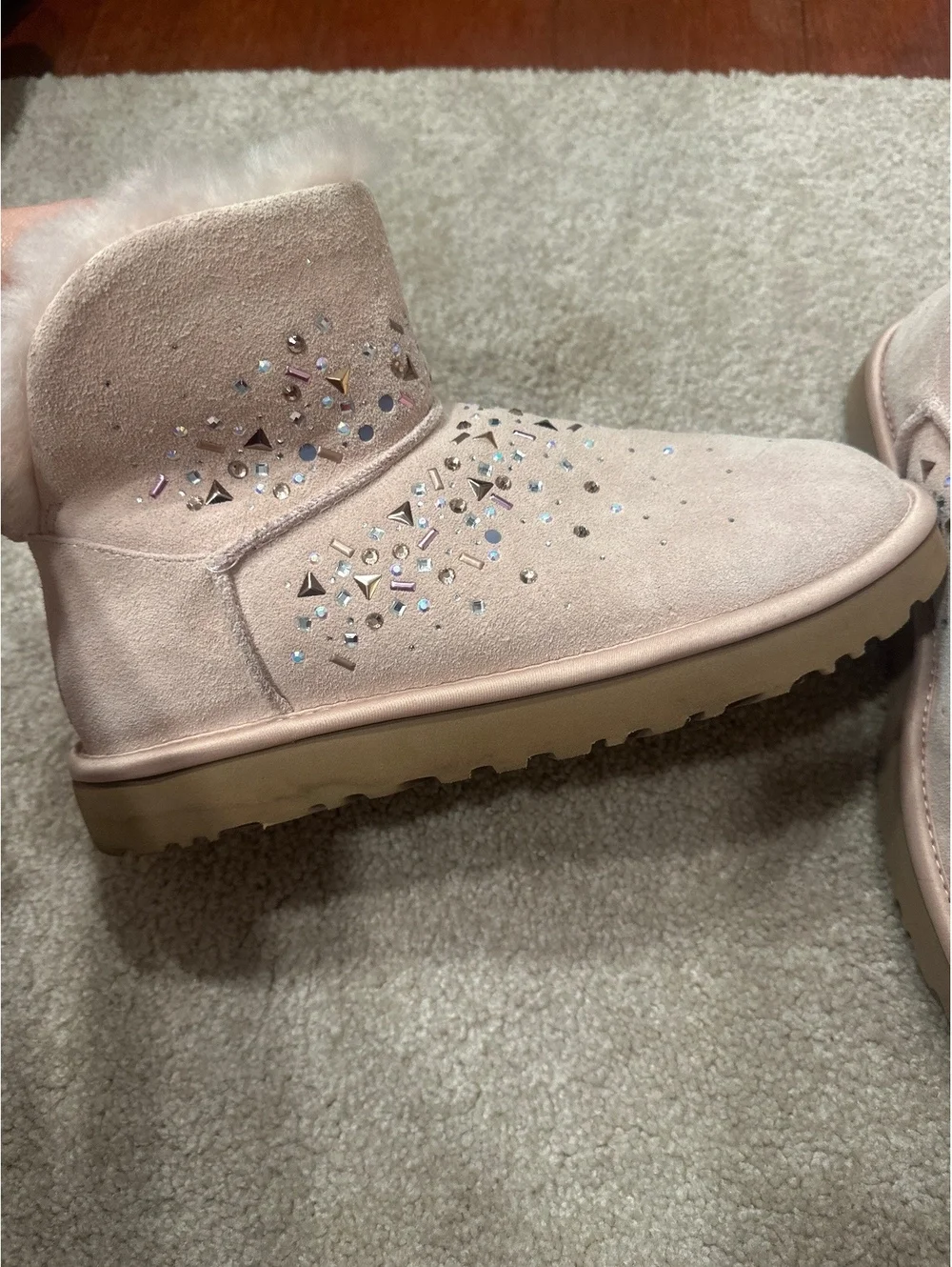 (1)UGG Women's Pink Suede Ankle Boots with Rhinestone Embellishments Size 9